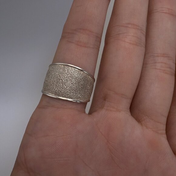 VTG Solid Sterling Silver 925 Rough Textured Tapered Band Ring Size 8 - Picture 6 of 9